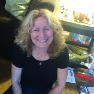 Meet your Posher, Lora